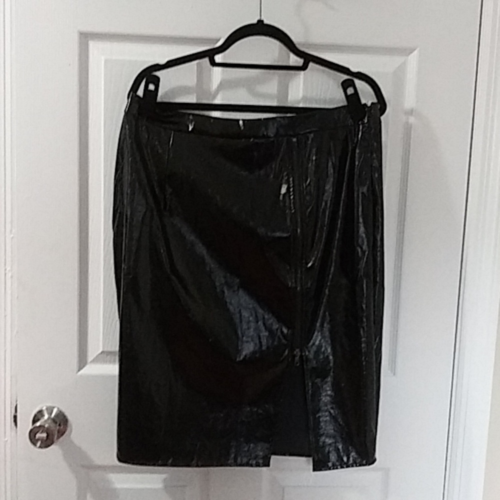 Forever 21 faux black knee-length skirt size XL